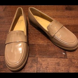 NIB Franco Sarto blush patent loafers size 8